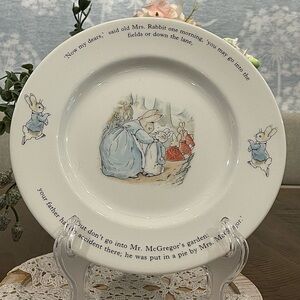 Beatrix Potter’s Peter Rabbit 9.75” Cake Plate by Wedgewood Frederick Warne 1993